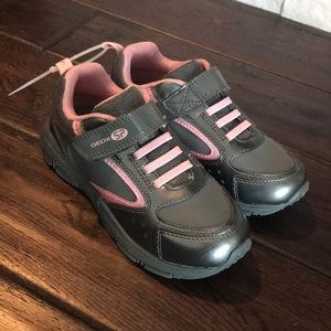NWOT GEOX NEW TORQUE 5  SNEAKERS
